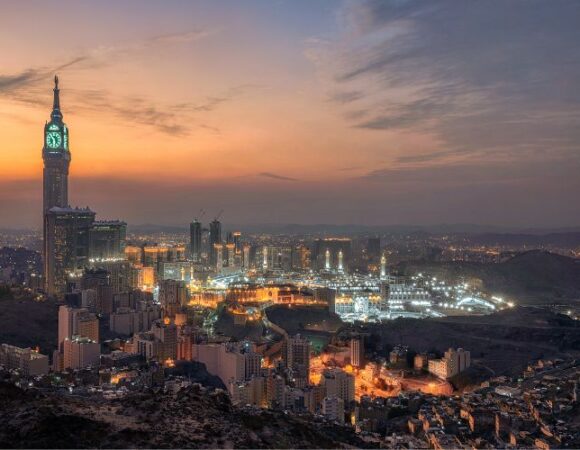 7 Secrets to Exploring Saudi Arabia as a Tourist