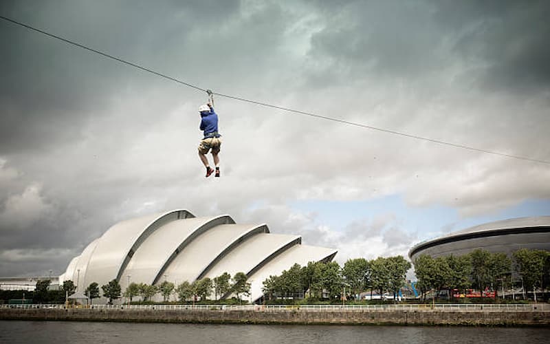 What to Wear and Carry for Your Dubai Marina Zipline Experience